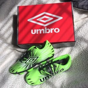 BRAND NEW Umbro cleats